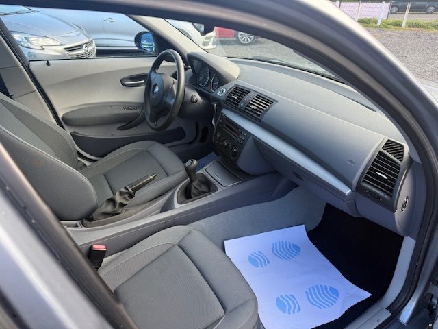 BMW 1er 116i  2006 - 63866 KM