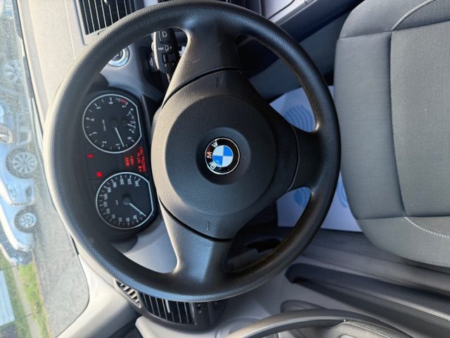 BMW 1er 116i  2006 - 63866 KM