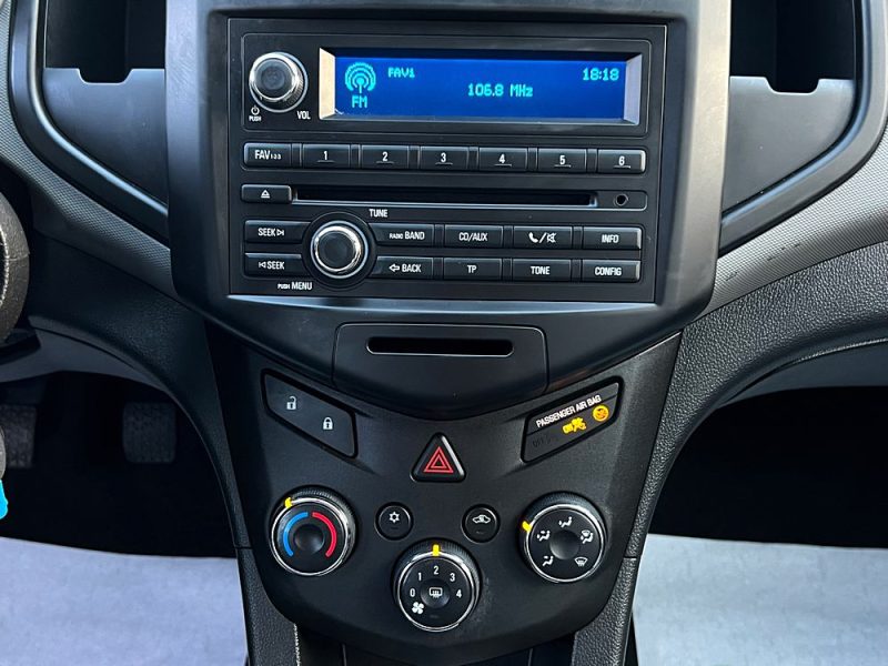 CHEVROLET AVEO II 1.2 70 Cv PREMIERE MAIN CLIMATISATION REGULATEUR CRIT AIR 1 5 Pts - GARANTIE 1 AN