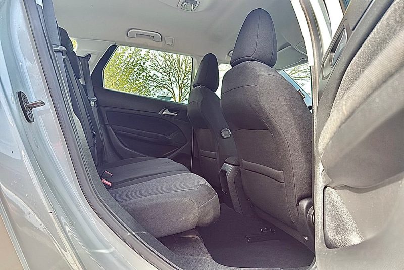 PEUGEOT 308 1.6 HDI 100 active business Bvm5