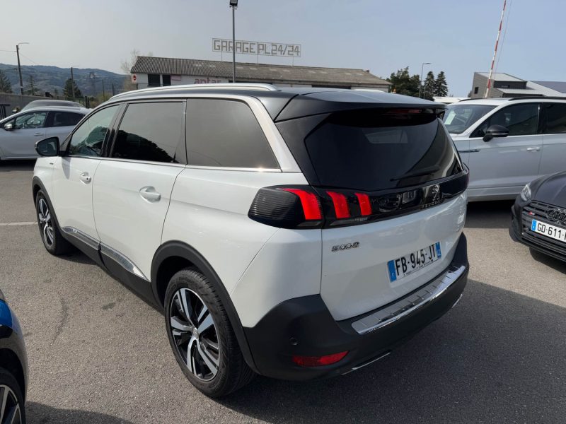 PEUGEOT 5008 2018