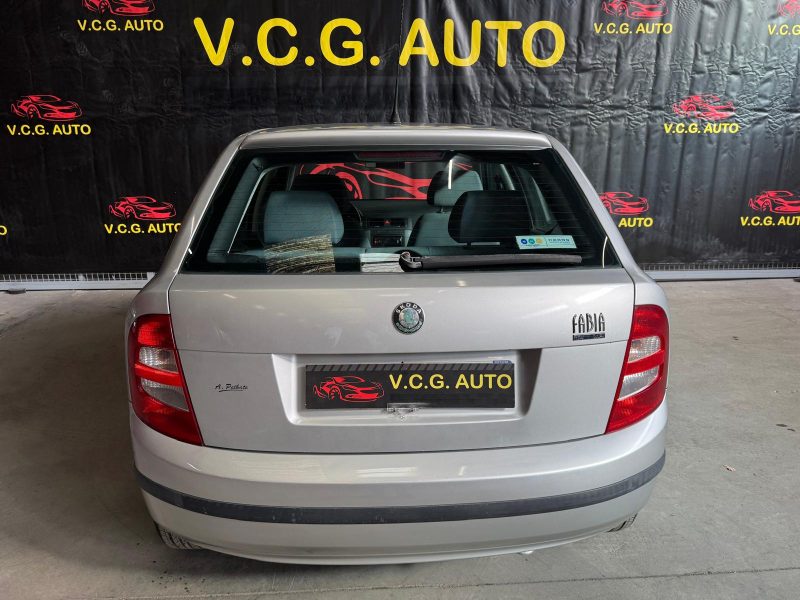 SKODA FABIA 1.4i 75 Confort 