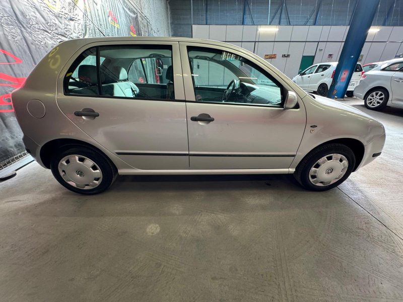 SKODA FABIA 1.4i 75 Confort 