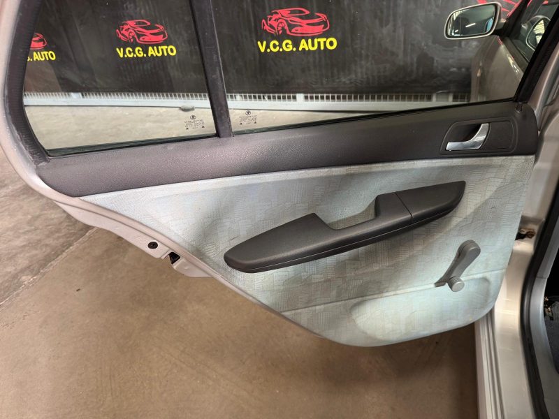 SKODA FABIA 1.4i 75 Confort 