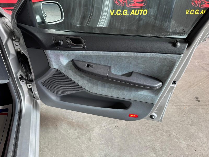 SKODA FABIA 1.4i 75 Confort 