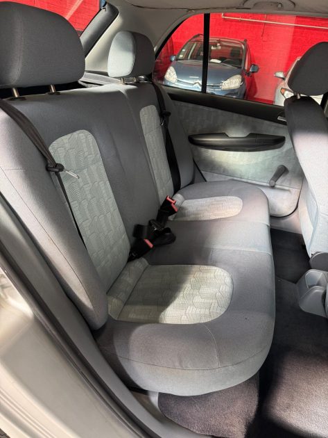 SKODA FABIA 1.4i 75 Confort 