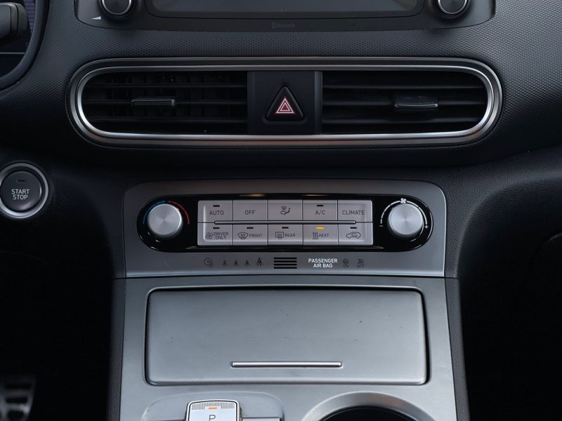 HYUNDAI KONA Phase 2 EV 204 64 kWh 2WD 204 ch INTUITIVE GARANTIE 01/2027