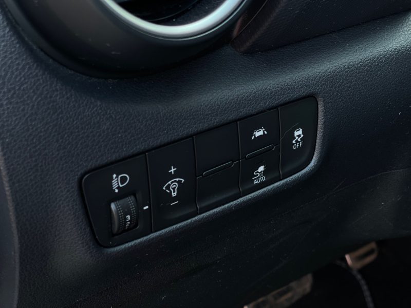 HYUNDAI KONA Phase 2 EV 204 64 kWh 2WD 204 ch INTUITIVE GARANTIE 01/2027