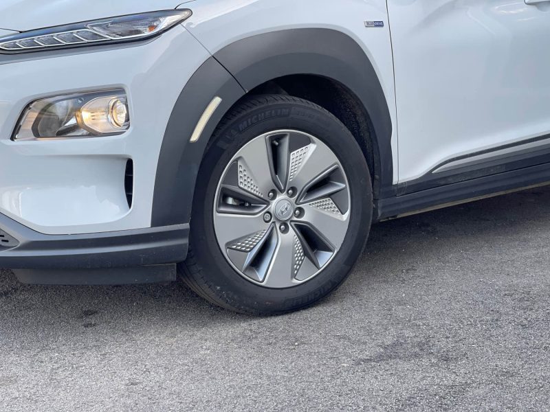 HYUNDAI KONA Phase 2 EV 204 64 kWh 2WD 204 ch INTUITIVE GARANTIE 01/2027