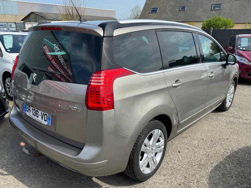 PEUGEOT 5008 1.6 HDI 112