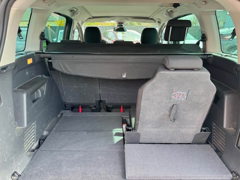 PEUGEOT 5008 1.6 HDI 112