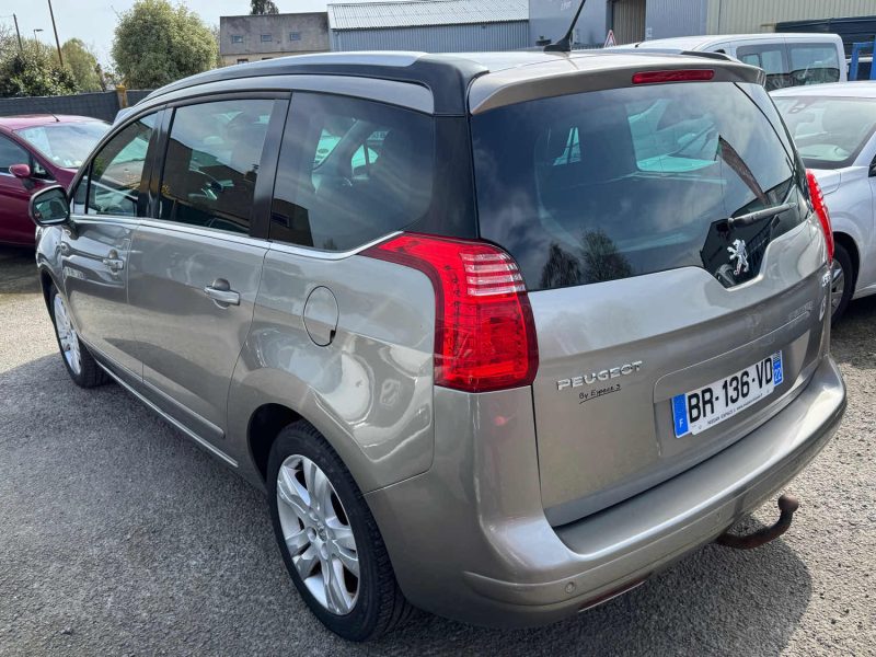 PEUGEOT 5008 1.6 HDI 112