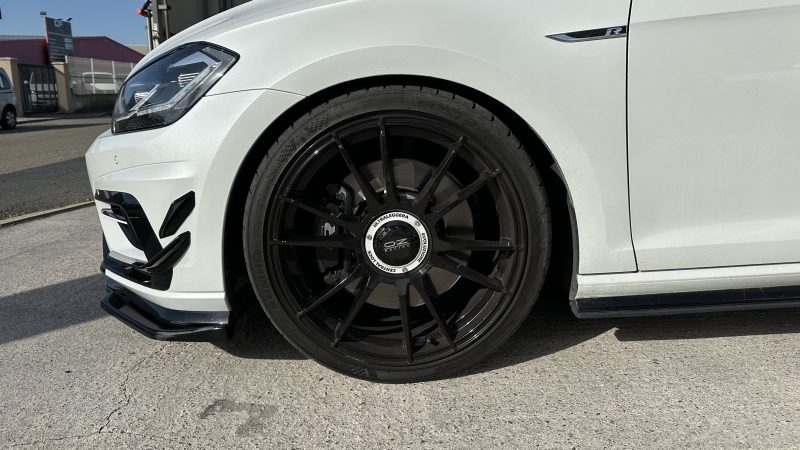 VOLKSWAGEN GOLF 2017