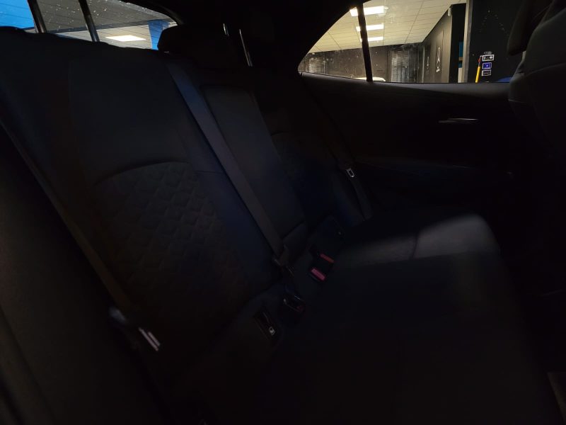 TOYOTA COROLLA 1.8i HYBRID 122CH / TOIT OUVRANT / 1ERE MAIN / SUIVI COMPLET TOYOTA / GARA