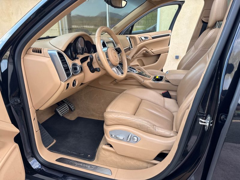 PORSCHE CAYENNE  2016