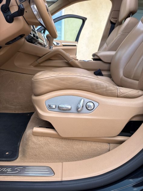 PORSCHE CAYENNE  2016