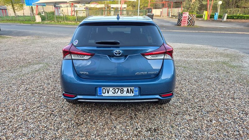 TOYOTA AURIS 2015