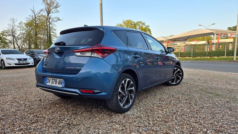 TOYOTA AURIS 2015