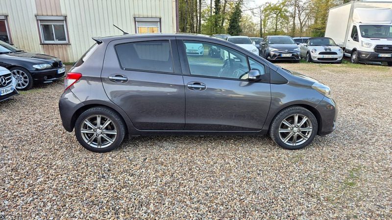 TOYOTA YARIS 2013