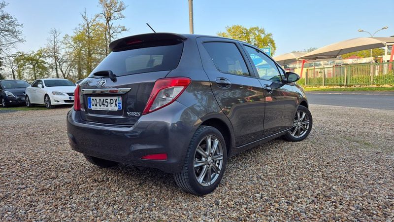 TOYOTA YARIS 2013