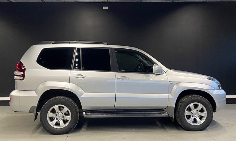 TOYOTA Land Cruiser  2009