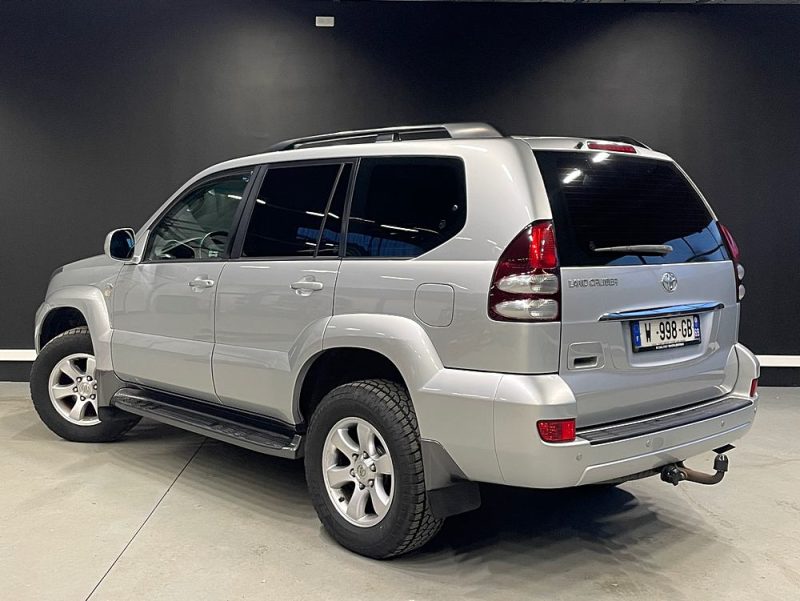 TOYOTA Land Cruiser  2009