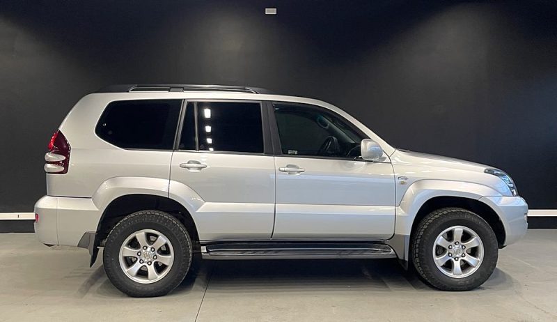 TOYOTA Land Cruiser  2009