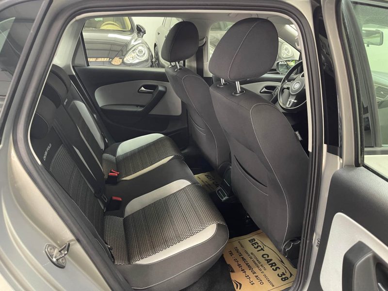 VOLKSWAGEN POLO 2013