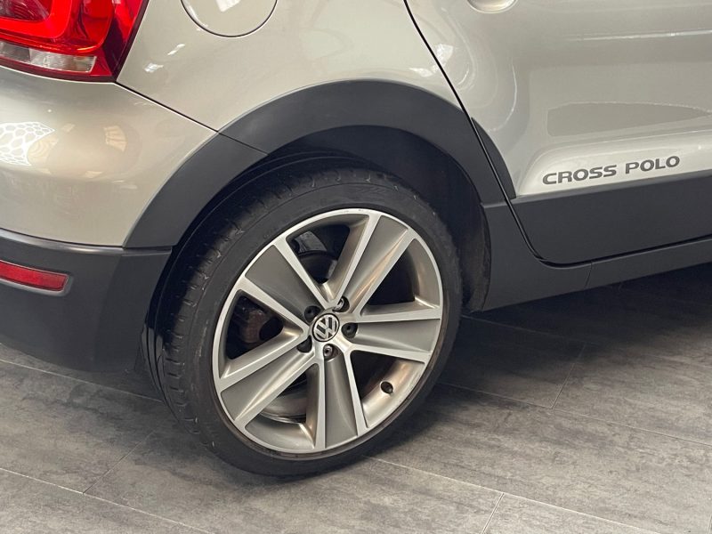 VOLKSWAGEN POLO 2013