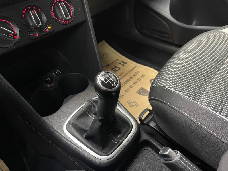 VOLKSWAGEN POLO 2013