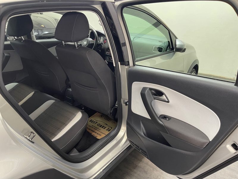 VOLKSWAGEN POLO 2013