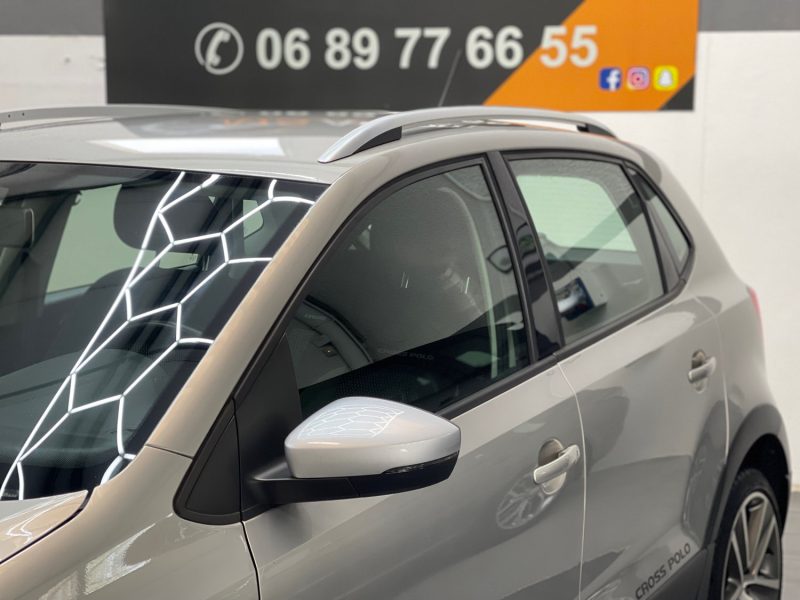 VOLKSWAGEN POLO 2013