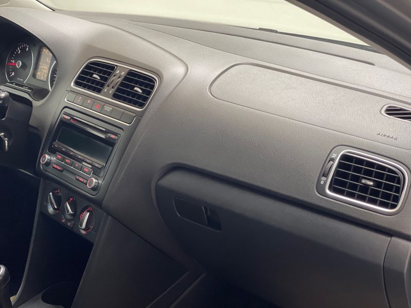 VOLKSWAGEN POLO 2013