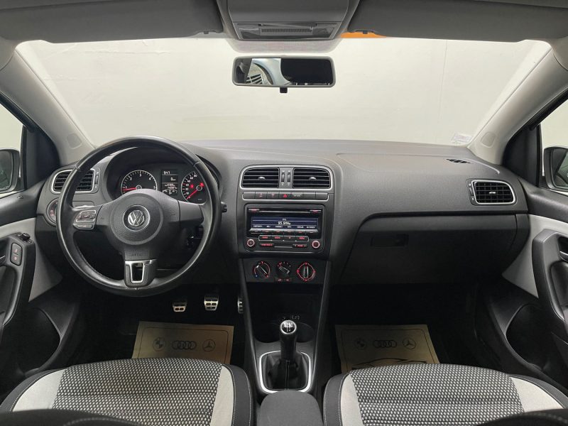 VOLKSWAGEN POLO 2013