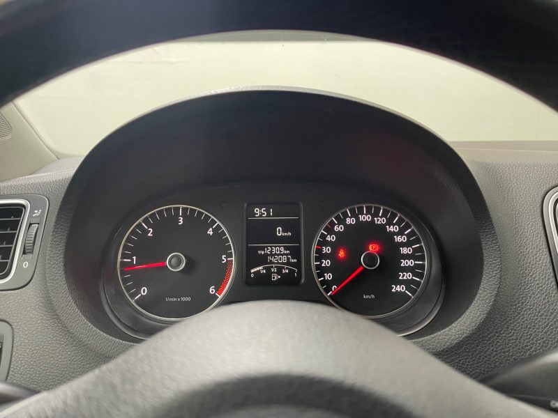 VOLKSWAGEN POLO 2013