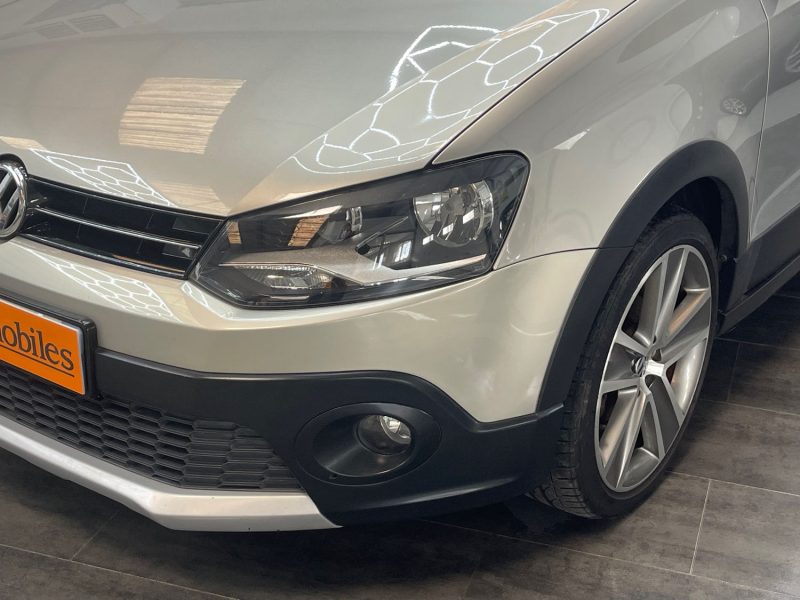 VOLKSWAGEN POLO 2013