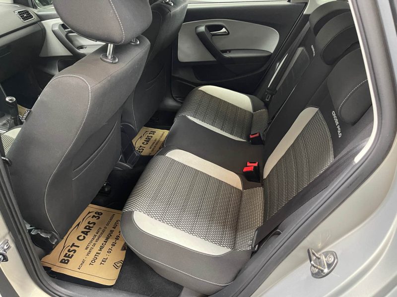 VOLKSWAGEN POLO 2013