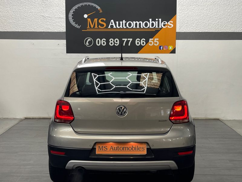 VOLKSWAGEN POLO 2013