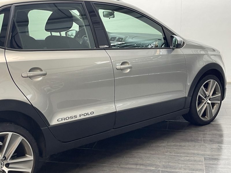 VOLKSWAGEN POLO 2013