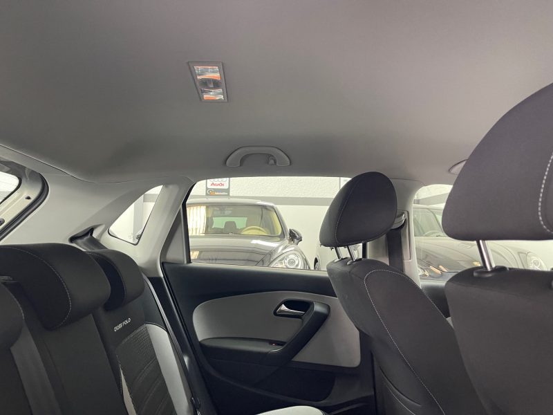 VOLKSWAGEN POLO 2013