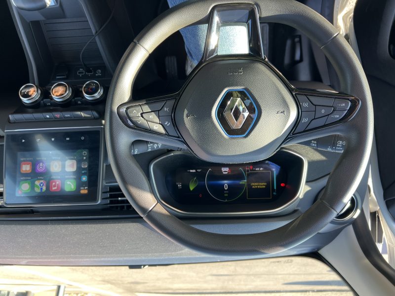 RENAULT ZOE R110 LIFE 52 KWH / APPLE CARPLAY / BLUETOOTH / REGULATEUR DE VITESSE / CLIM AUTO