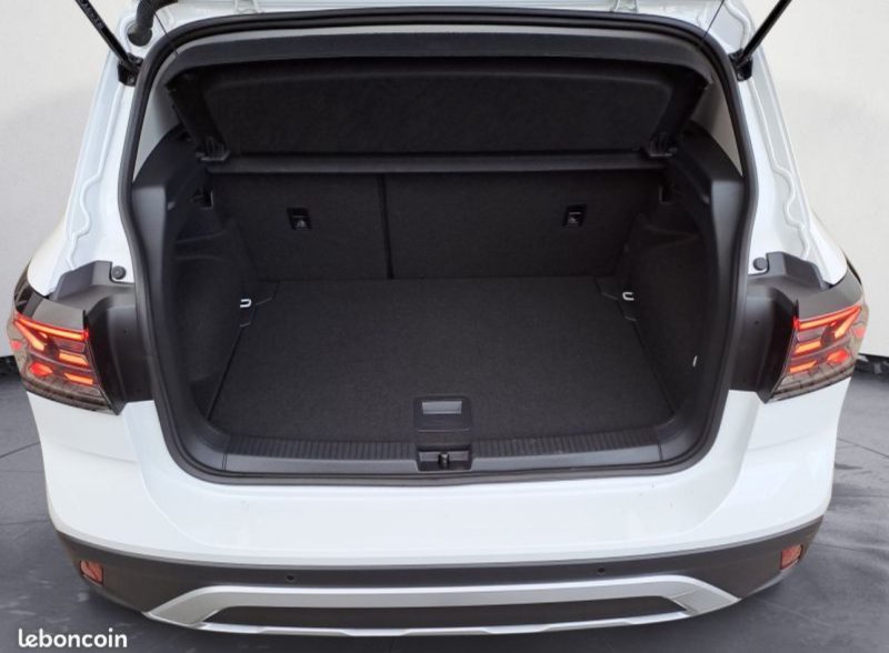 VOLKSWAGEN T-CROSS 2024