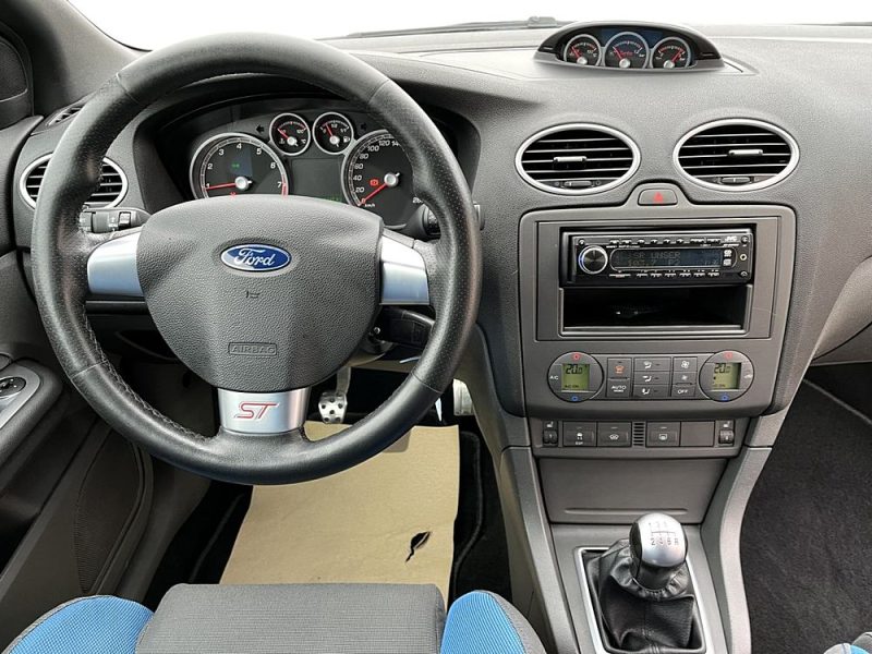 Ford Focus ST 2.5i 225ch Coupe 
