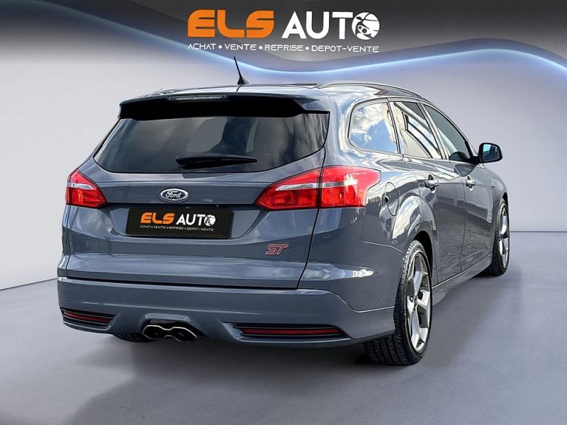 Ford Focus Tournier ST 2.0i 250ch