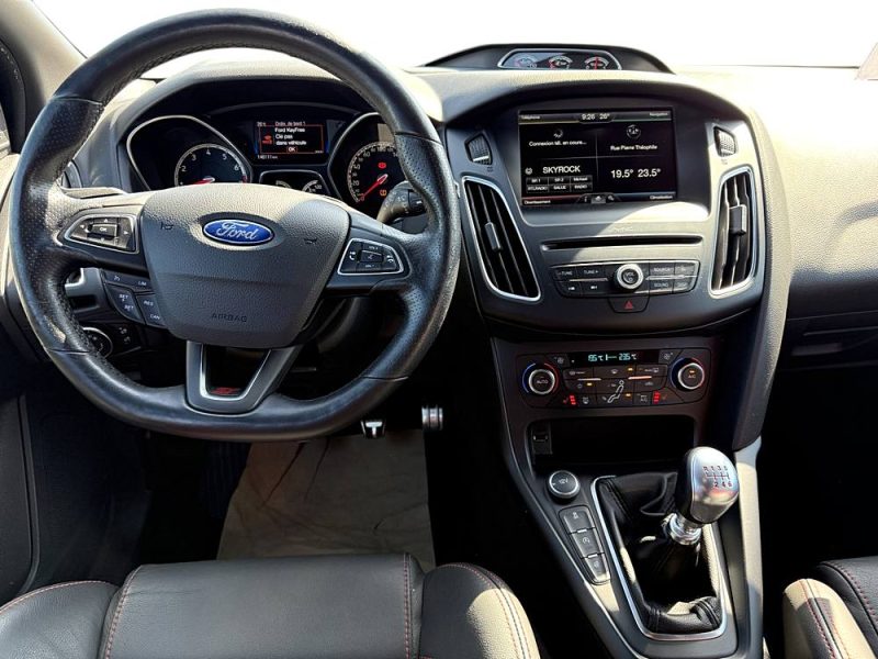 Ford Focus Tournier ST 2.0i 250ch