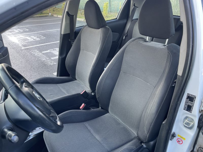 TOYOTA YARIS HYBRID 2014 