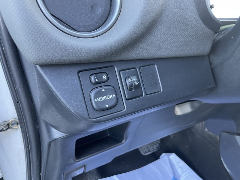 TOYOTA YARIS HYBRID 2014 