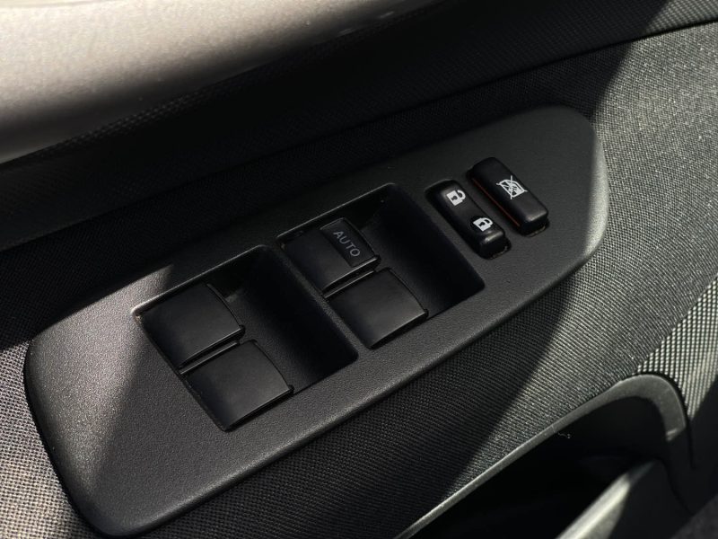 TOYOTA AURIS (150) (Prod GB) 5 Portes 2.0 D-4D 126 ch Pack Luna GARANTIE 6 MOIS