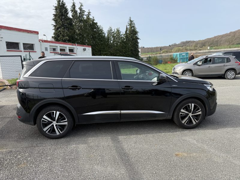 PEUGEOT 5008 2019