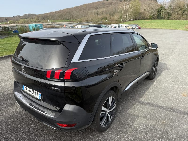 PEUGEOT 5008 2019